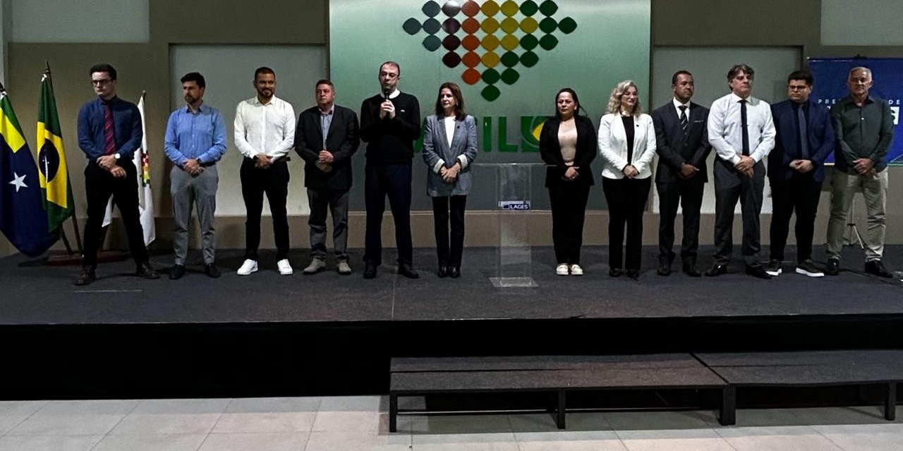 Política no Ato por Chico Ramos