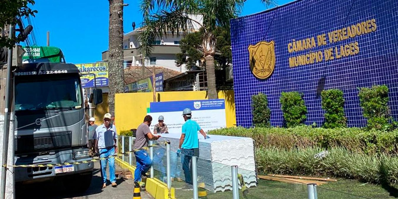 Câmara de Lages troca telhado e destina telhas em boas condições à Secretaria de Habitação