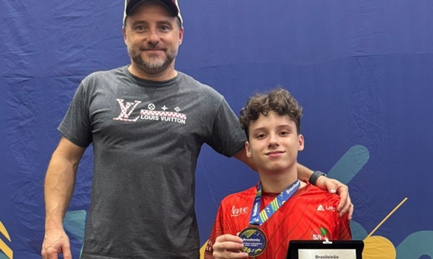 Arthur Costa Branco leva bronze no Brasileirão de Tênis de Mesa e recebe prêmio de Melhor do Ano