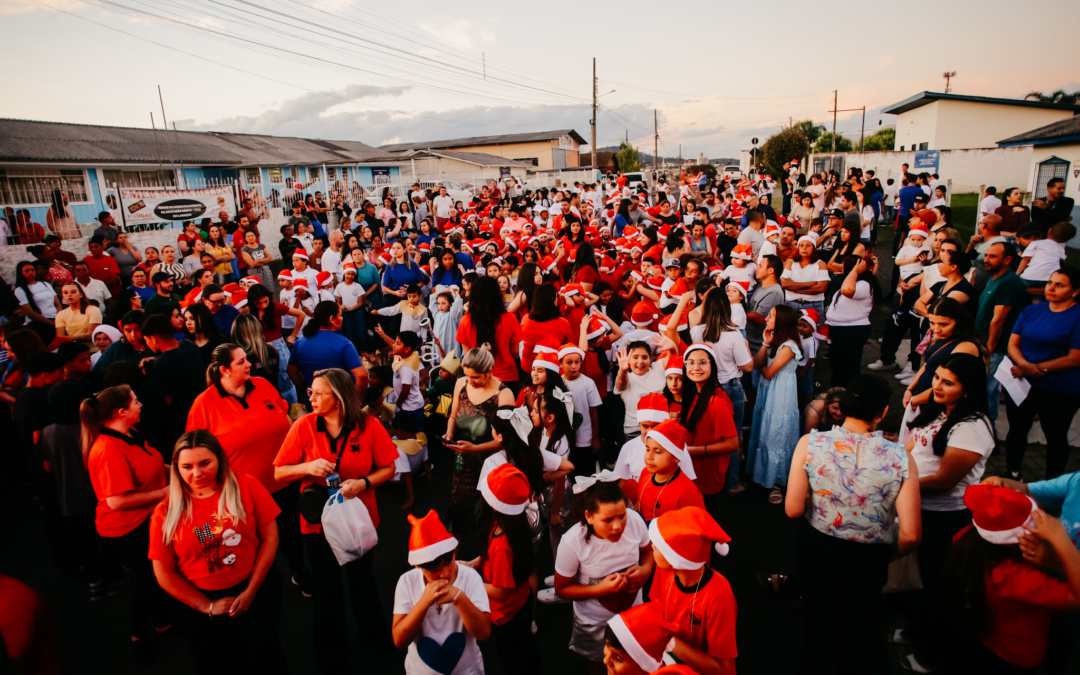 Caravana da FelizCidade diverte crianças e famílias no bairro Santa Helena e abre as festividades mais pertinho da casa dos lageanos neste Natal