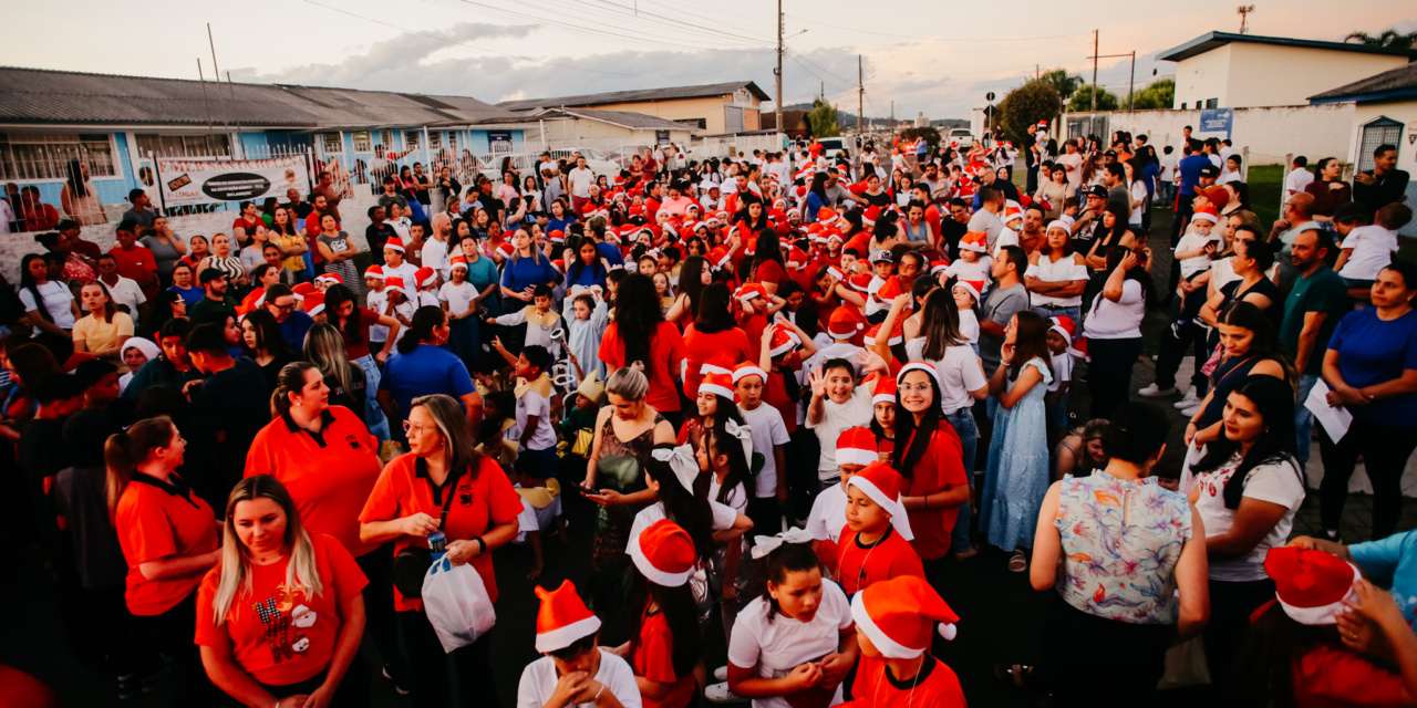 Caravana da FelizCidade diverte crianças e famílias no bairro Santa Helena e abre as festividades mais pertinho da casa dos lageanos neste Natal