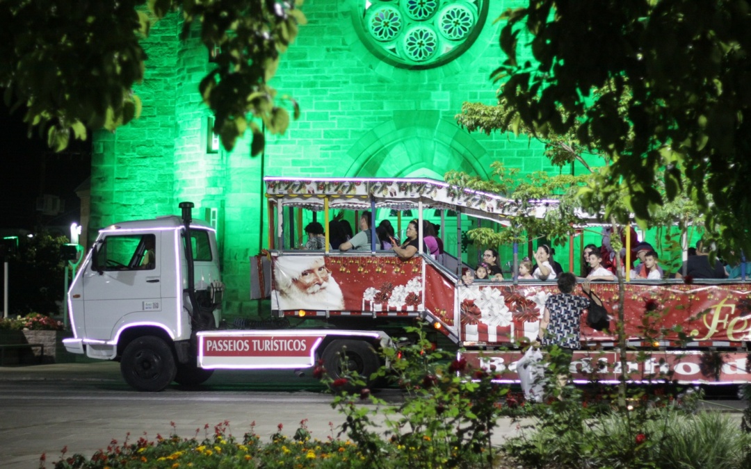 Clássico Bondinho do Papai Noel levará magia e animação às ruas de Lages no Natal FelizCidade