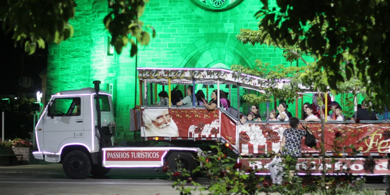 Clássico Bondinho do Papai Noel levará magia e animação às ruas de Lages no Natal FelizCidade