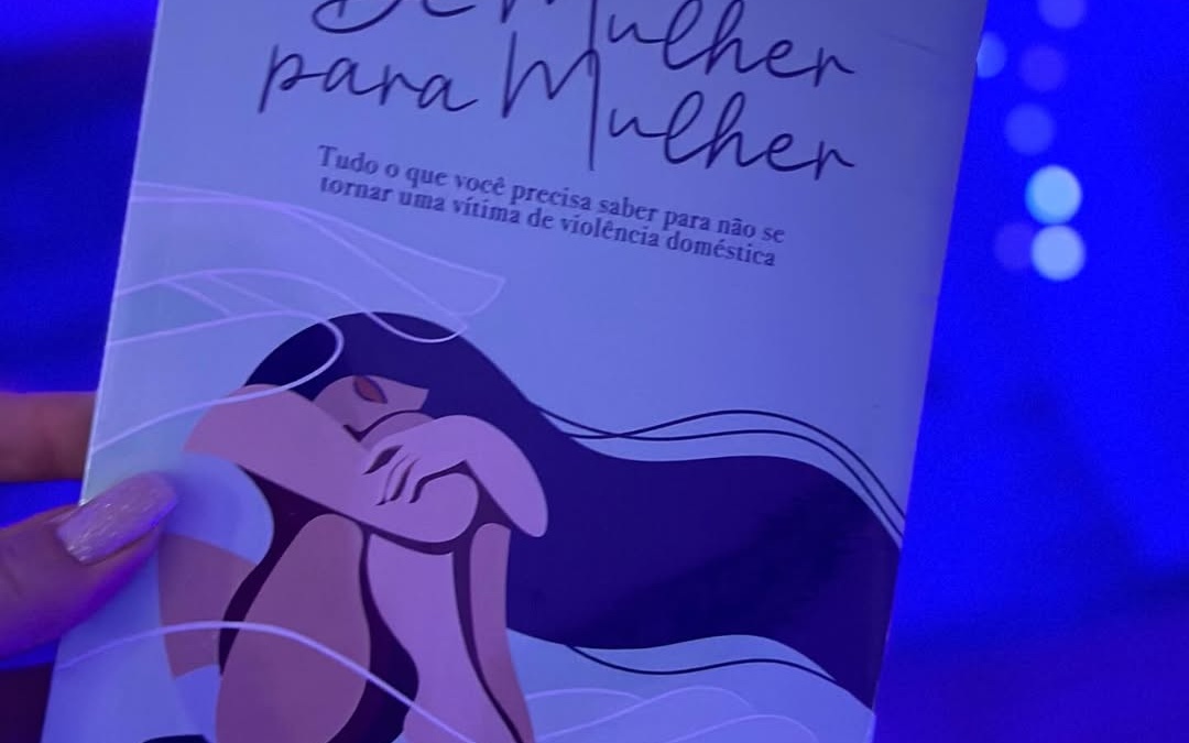 Livro “De Mulher para Mulher” aposta na informação como arma contra a violência doméstica