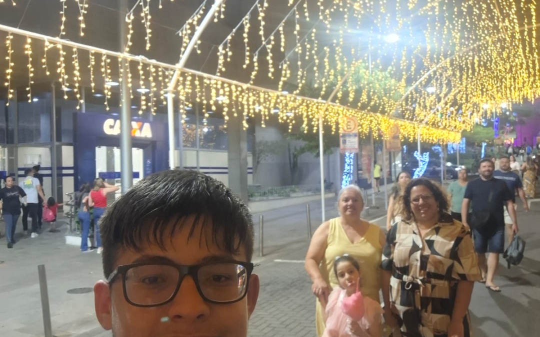 Natal FelizCidade: Túnel Encantado faz brilhar os olhos de lageanos, visitantes de perto e turistas