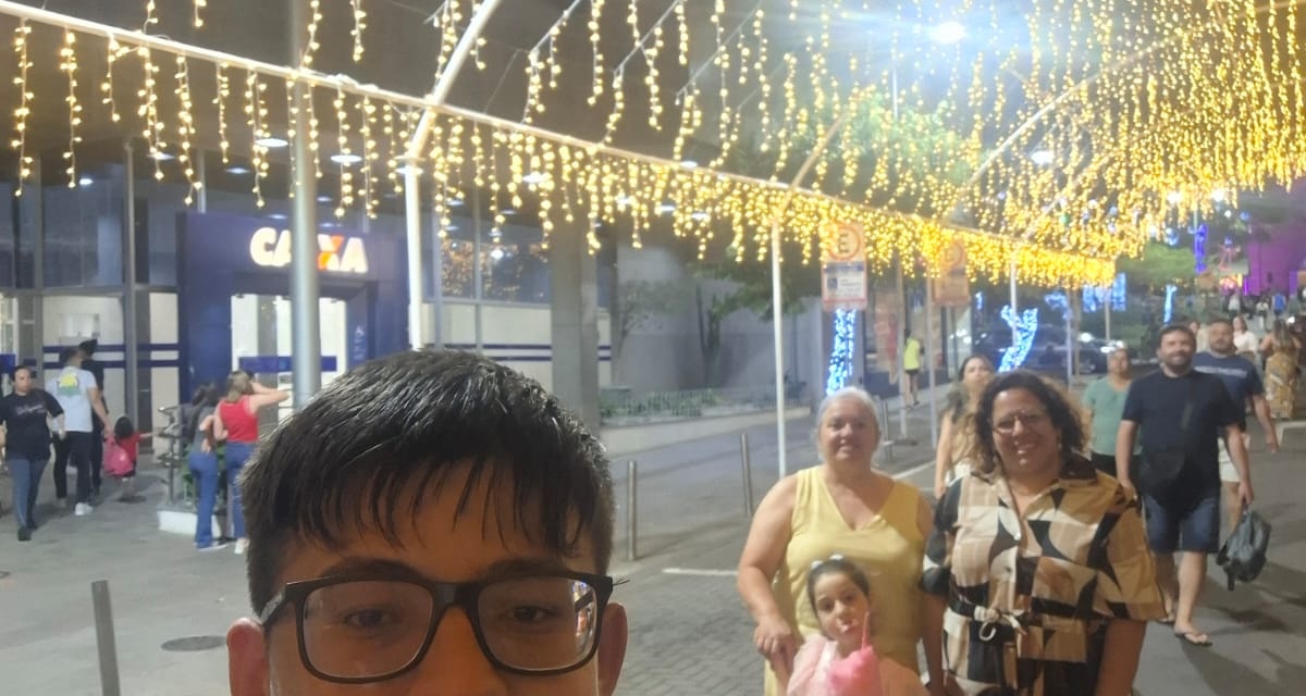 Natal FelizCidade: Túnel Encantado faz brilhar os olhos de lageanos, visitantes de perto e turistas