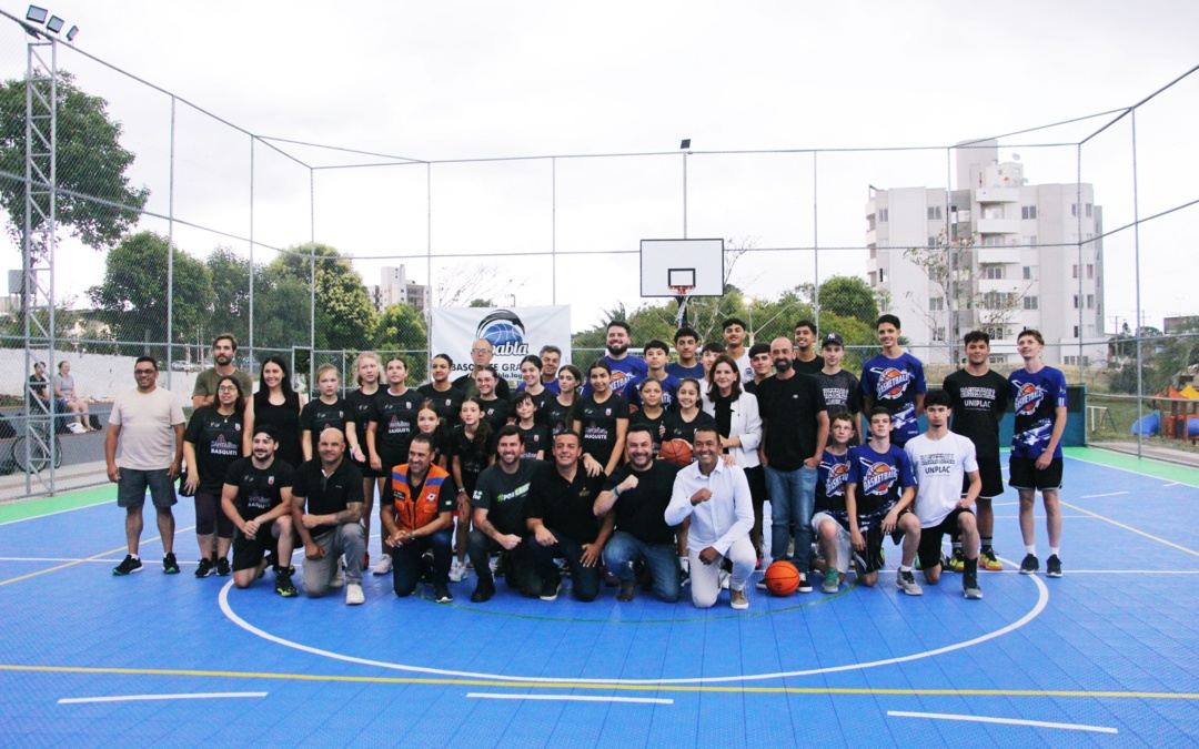 Inaugurada quadra poliesportiva no bairro São Cristóvão