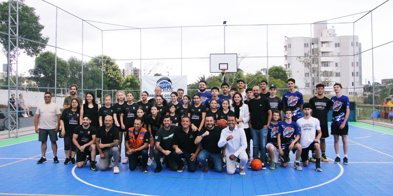 Inaugurada quadra poliesportiva no bairro São Cristóvão