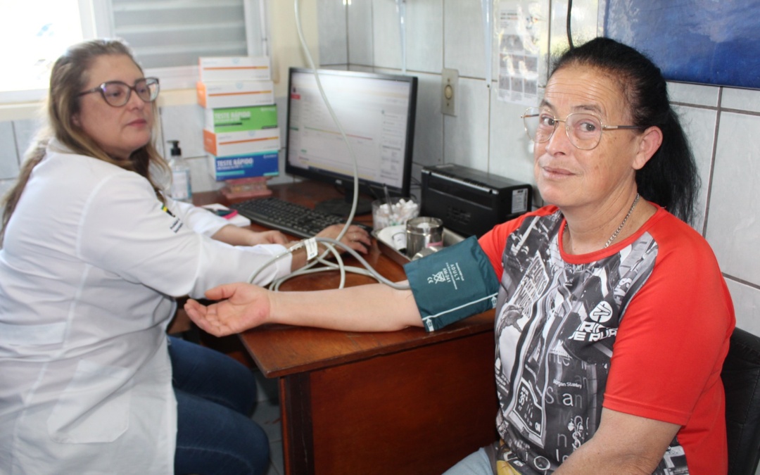 Prefeitura realiza ação de conscientização do Dezembro Vermelho na UBS do São Pedro