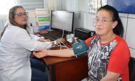 Prefeitura realiza ação de conscientização do Dezembro Vermelho na UBS do São Pedro