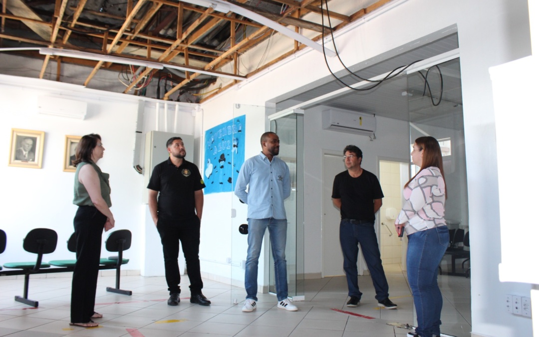 Prefeitura segue com obras na reconstrução da cobertura do prédio da Secretaria Municipal da Saúde