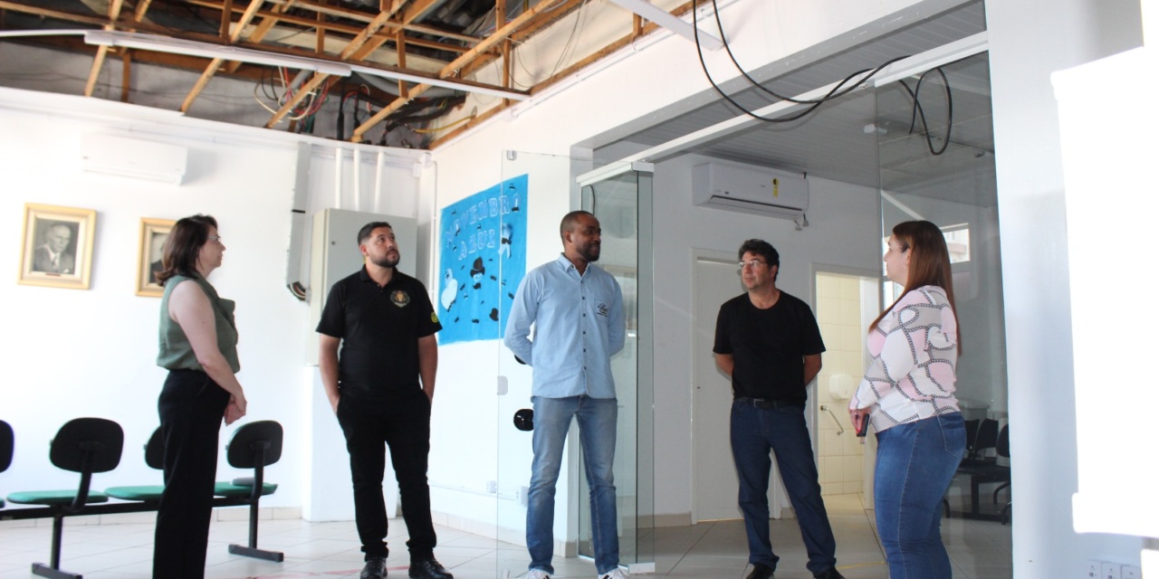 Prefeitura segue com obras na reconstrução da cobertura do prédio da Secretaria Municipal da Saúde