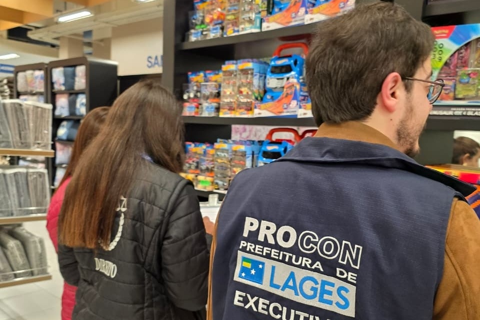 Procon aponta onde economizar na ceia e nos presentes de Natal em Lages