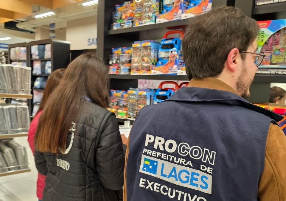 Procon aponta onde economizar na ceia e nos presentes de Natal em Lages