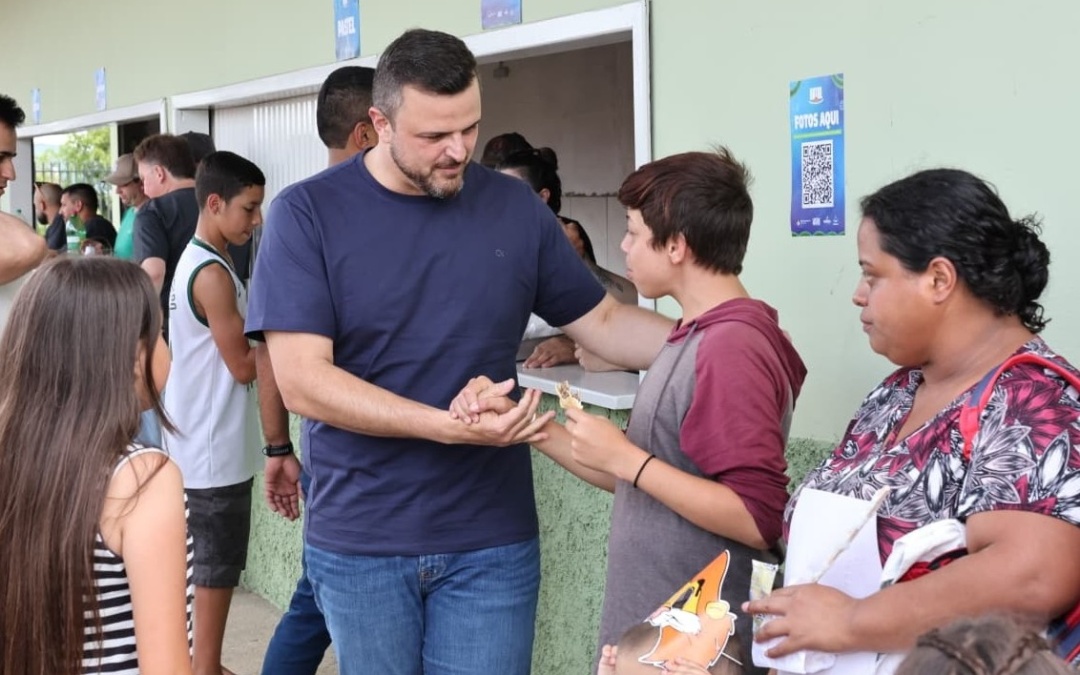 Com apoio de Lucas Neves, Natal Solidário leva alegria às crianças em Lages