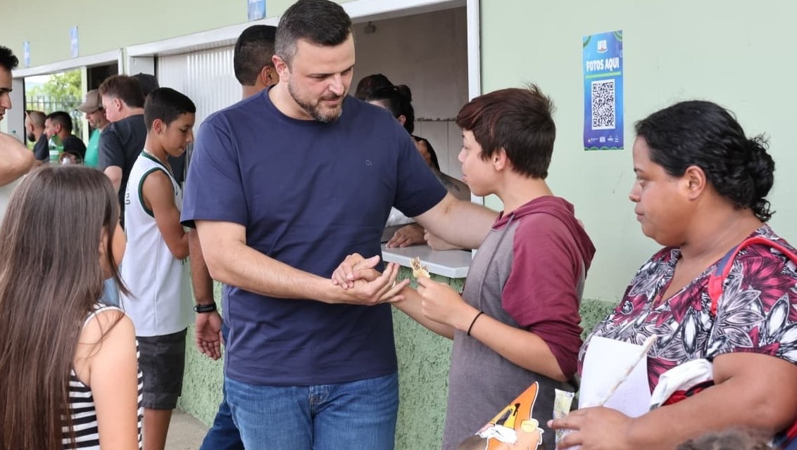 Com apoio de Lucas Neves, Natal Solidário leva alegria às crianças em Lages