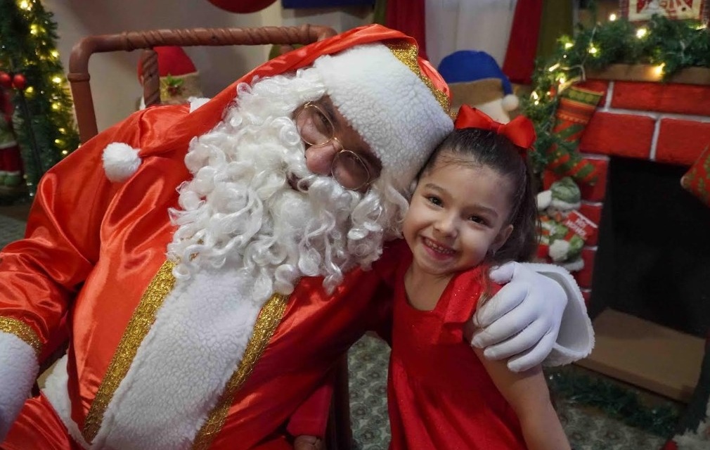 “Que bom que você veio! Pode entrar, a gente estava te esperando.” – O Bom Velhinho espera você na Casa dele, viu?!