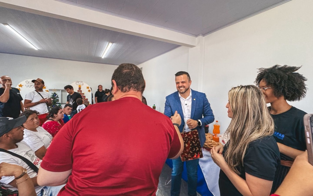 LUCAS NEVES ENTREGA ALA REFORMADA DA APAS EM LAGES