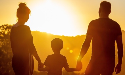 TJSC lança guia e cartaz que orientam viagens de crianças e adolescentes em férias escolares