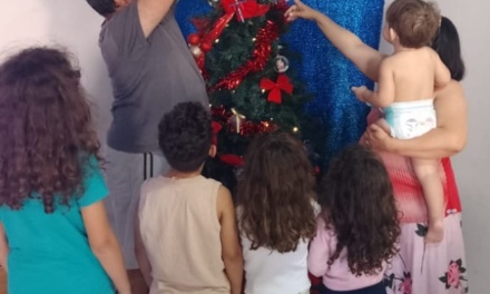 Cinco irmãos encontram uma família e reescrevem a própria história com adoção na Serra