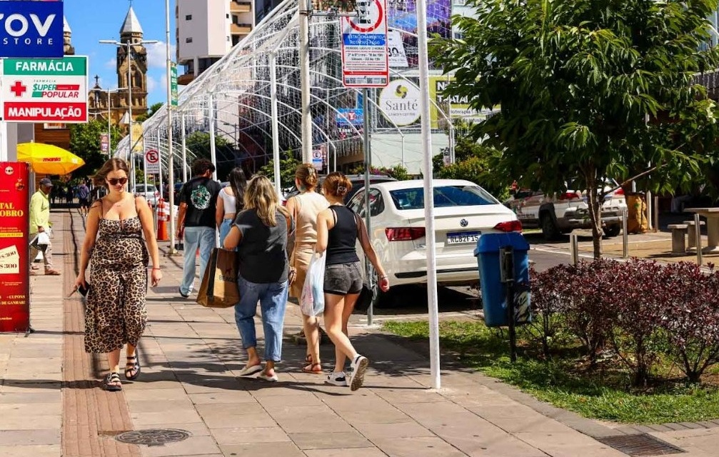 Prefeitura de Lages antecipa pagamento de salário de dezembro a servidores públicos municipais para a véspera de Natal e economia ganha impulso forte a partir das compras de fim de ano