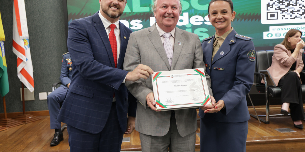 Presidente da ACIL é homenageado na Alesc por contribuição ao fortalecimento do Corpo de Bombeiros Militar de Lages