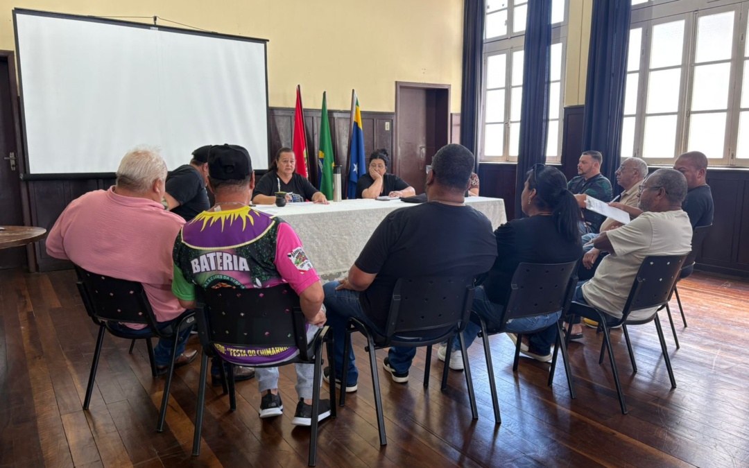 Carnaval 2026: Fundação Cultural de Lages e Liga das Escolas de Samba alinham organização dos desfiles