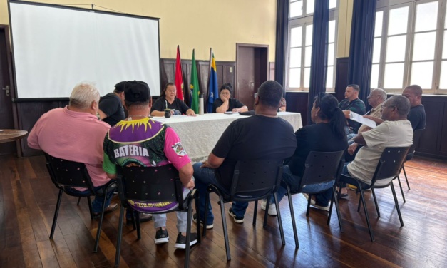 Carnaval 2026: Fundação Cultural de Lages e Liga das Escolas de Samba alinham organização dos desfiles