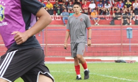 Jogador lageano Calebe tem atitude exemplar ao defender auxiliar de arbitragem em jogo do Campeonato Estadual do Mato Grosso