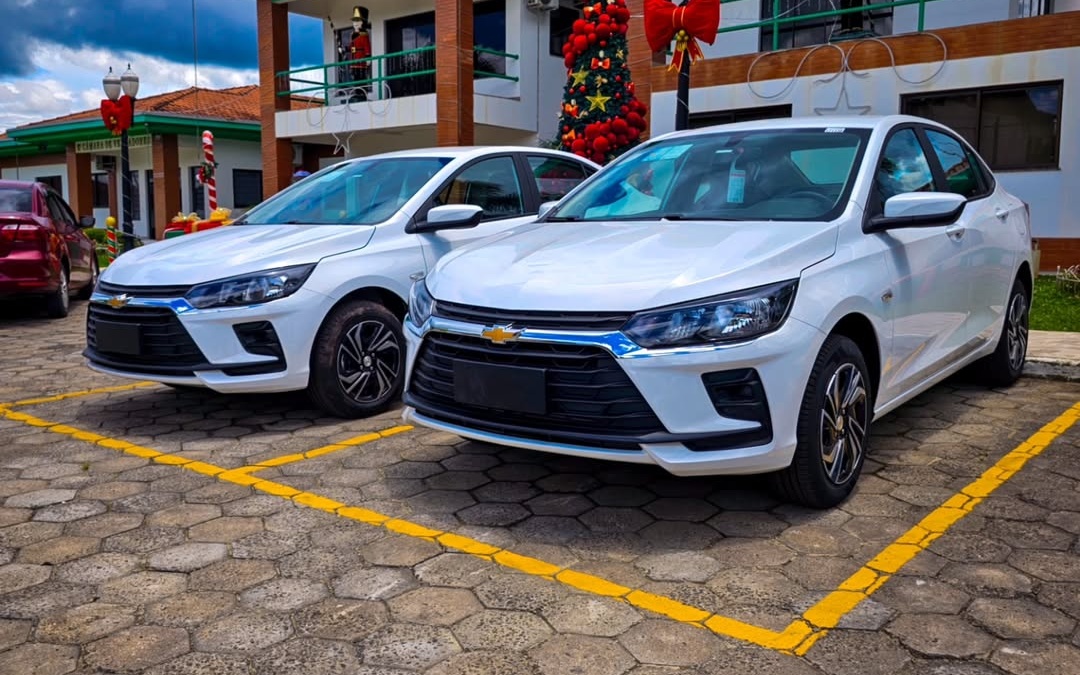 Prefeitura de Palmeira reforça frota da Saúde com dois veículos zero quilômetro