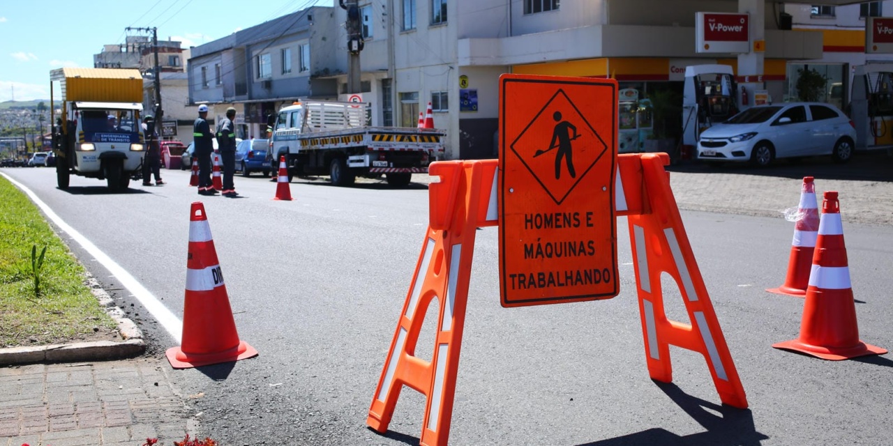 Seplam inicia nova sinalização na avenida Presidente Vargas e Diretran aumenta alerta contra excesso de velocidade