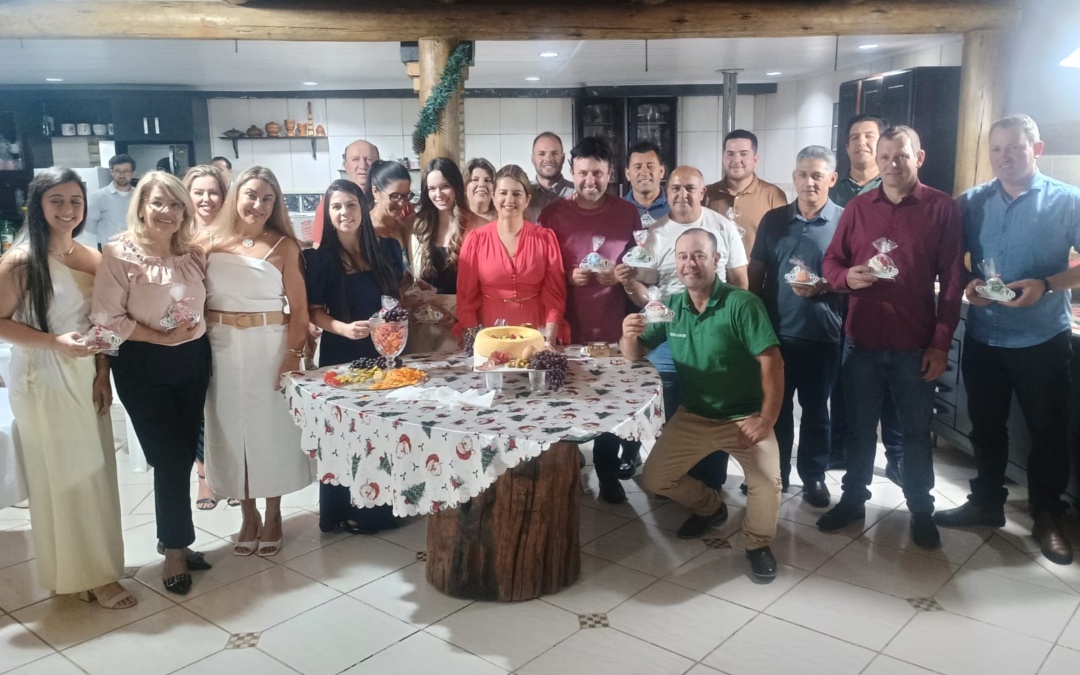 Capão Alto: prefeita Sadiana e vice-prefeito Jaisson encerram o ano com confraternização do secretariado
