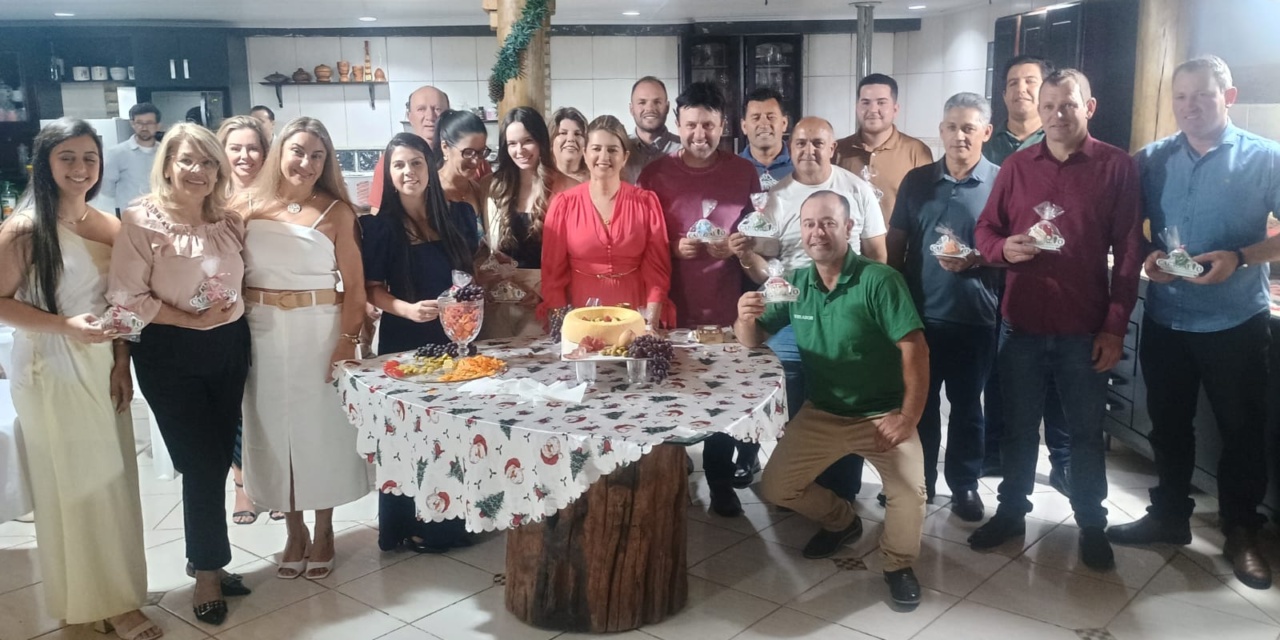 Capão Alto: prefeita Sadiana e vice-prefeito Jaisson encerram o ano com confraternização do secretariado