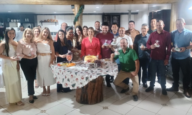 Capão Alto: prefeita Sadiana e vice-prefeito Jaisson encerram o ano com confraternização do secretariado