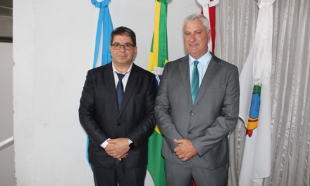 Prefeito Fabiano Baldessar transmite cargo ao vice Leonir Ribeiro Silva por 20 dias