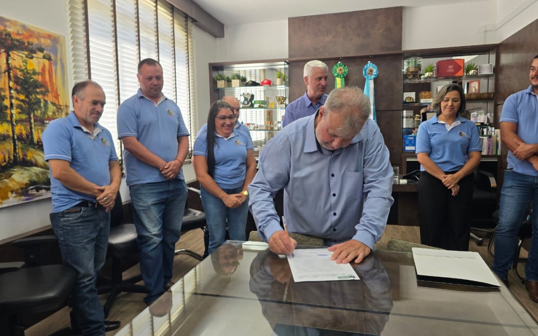 Vereador Luiz Carlos de Oliveira assume interinamente a Prefeitura de Otacílio Costa