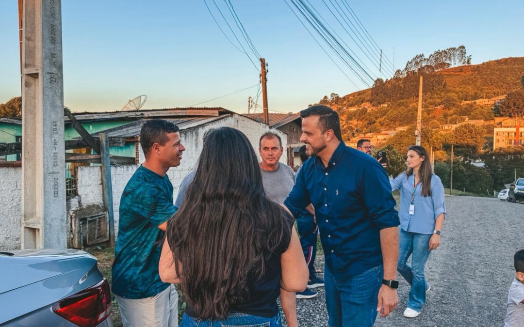 Lucas Neves garante recursos para asfaltar rua no bairro São Luiz, em Lages