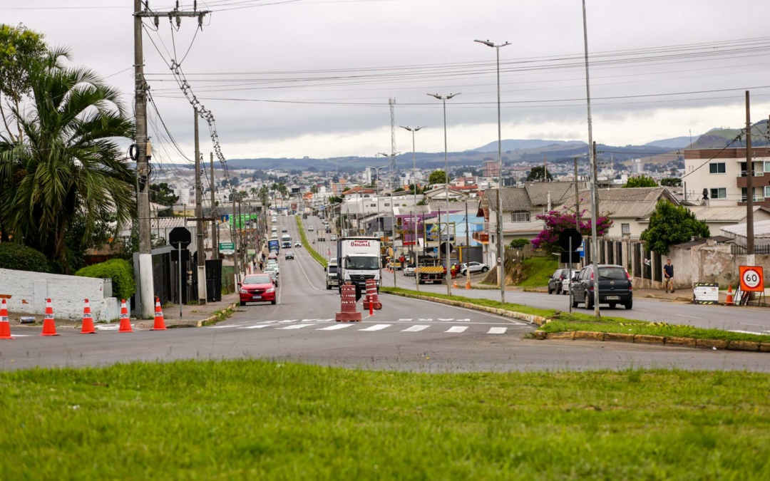 Atenção motoristas: rotatória do Conte opera com sinalização atualizada