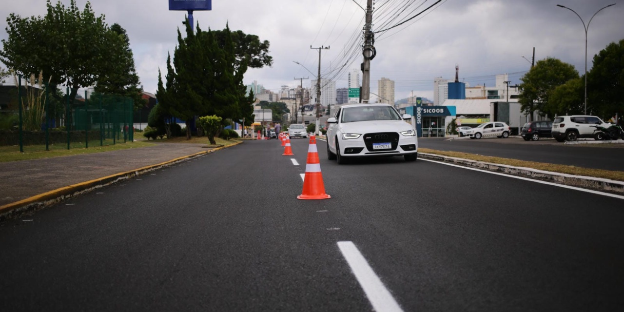 Avenidas recebem nova sinalização após recapeamento e Prefeitura alerta para excesso de velocidade em Lages
