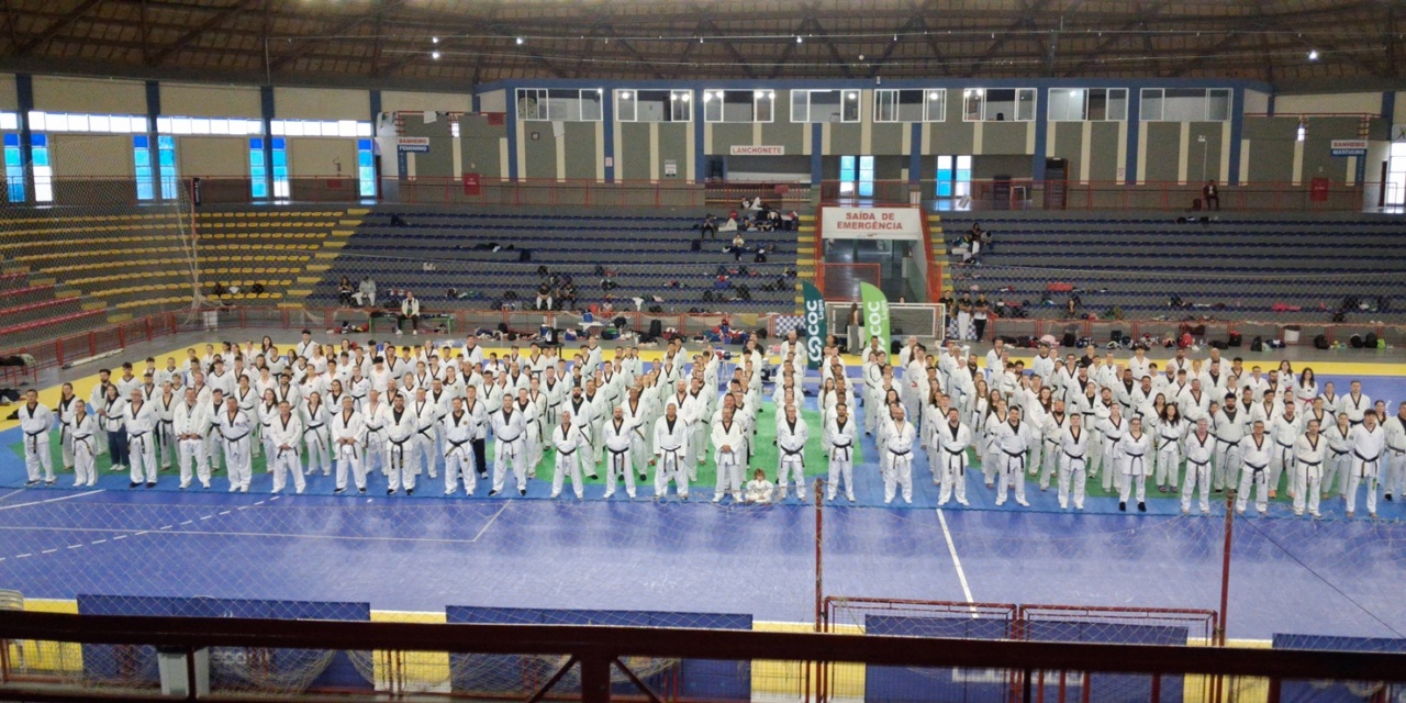 Lages sedia camping da seleção estadual e Curso Técnico Anual de Taekwondo