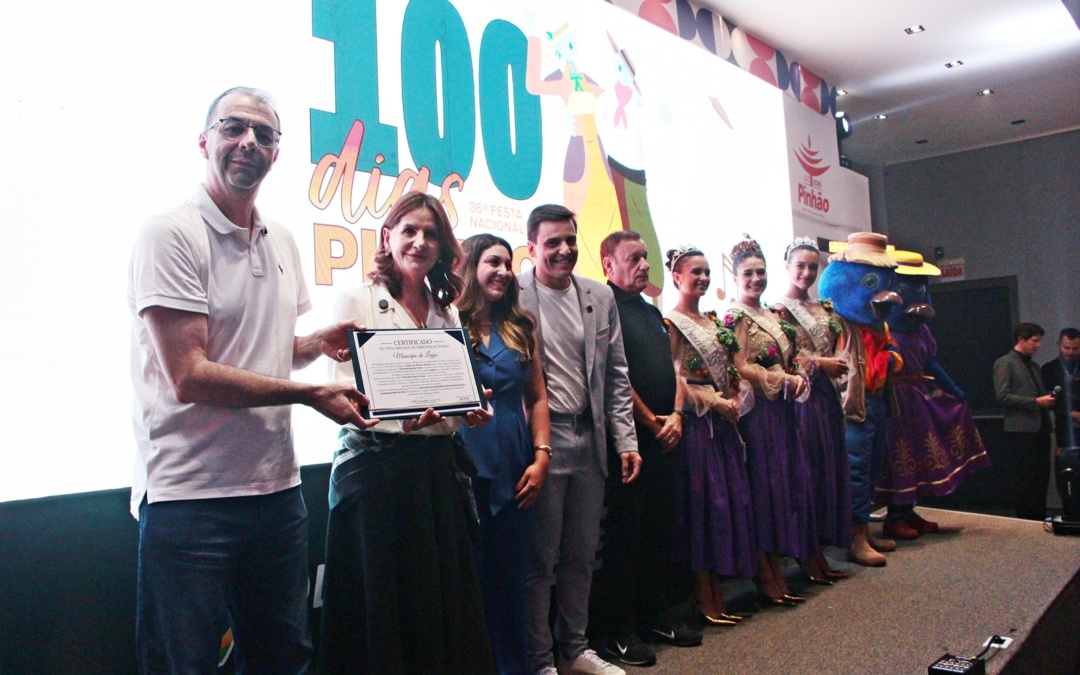 Prefeitura de Lages recebe Certificado de Registro de Direitos Autorais da logomarca da Festa do Pinhão