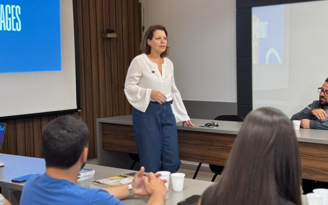 Secretária de Turismo apresenta ações para fortalecer o setor em encontro com o Núcleo de Comunicação da ACIL