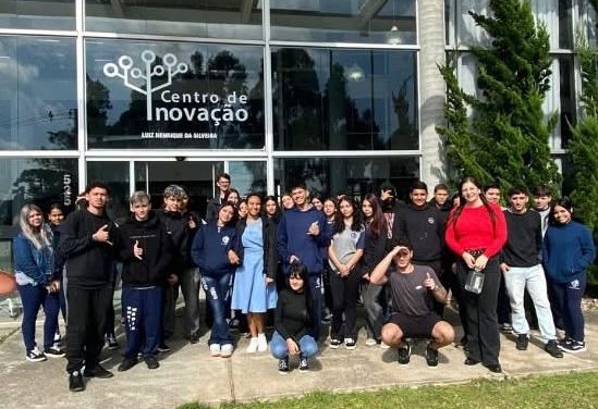 Formação técnica integrada ao Ensino Médio fortalece oportunidades para estudantes da rede pública