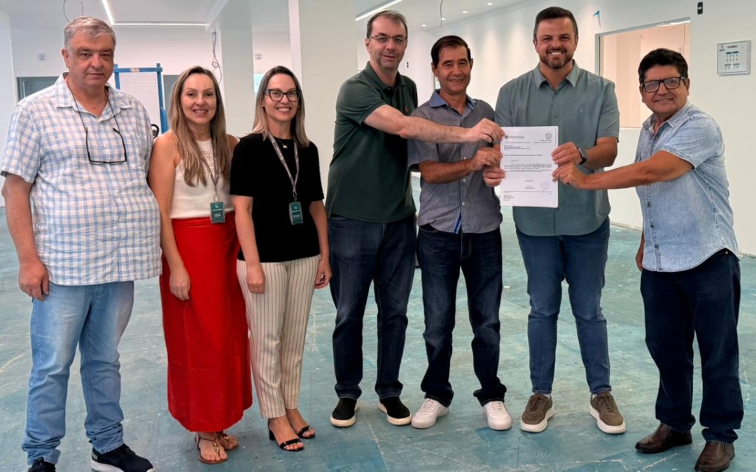 Lucas Neves garante recursos pra nova UTI materno-infantil do Seara do Bem