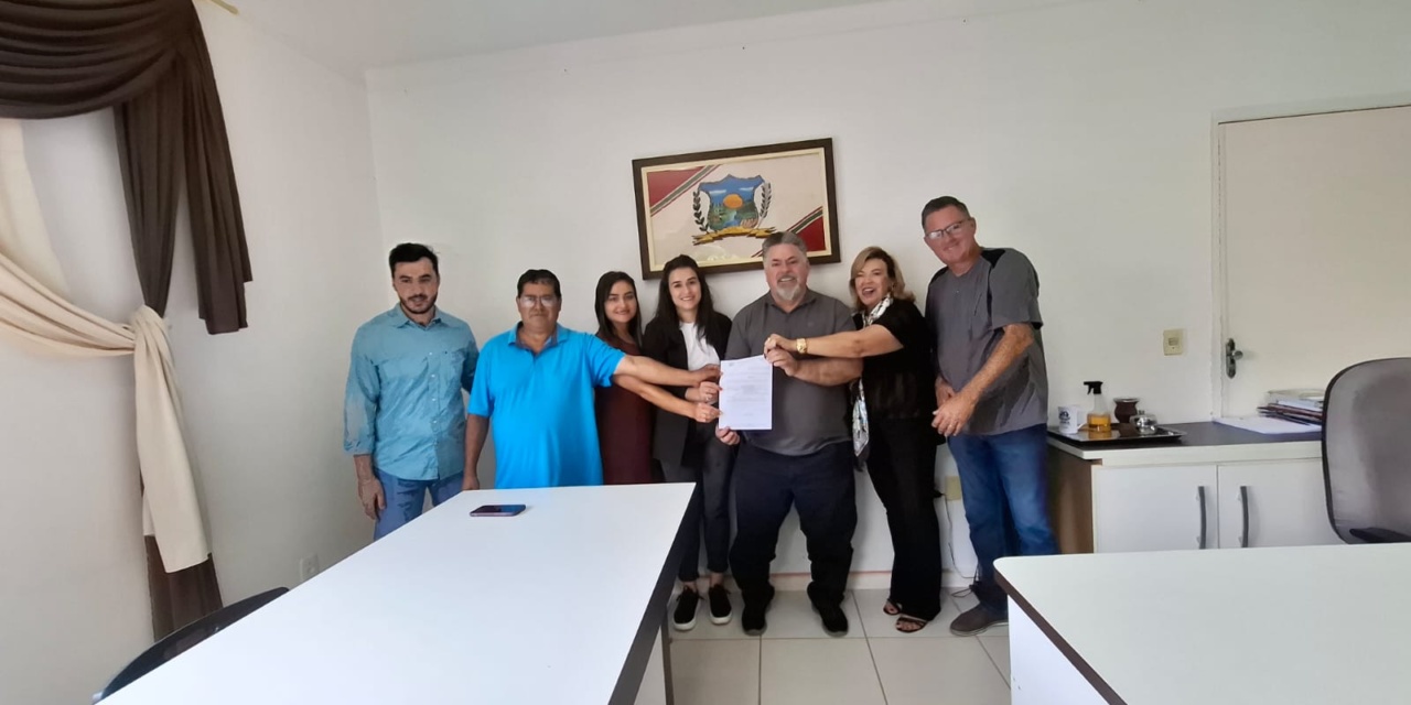 Deputado Sérgio Motta anuncia novo veículo para a Assistência Social de Bocaina do Sul