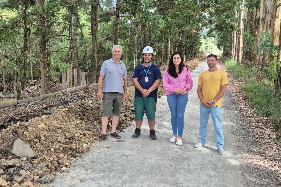 Ampliação da rede de água na localidade de Santa Rosa avança com 1 km de extensão