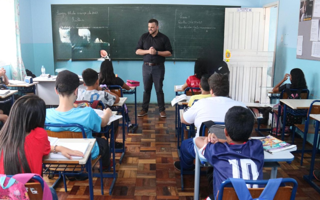 Lucas Neves garante consultas oftalmológicas, exames e óculos gratuitos para estudantes de Lages