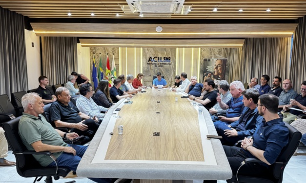 Novo modelo da Festa Nacional do Pinhão é apresentado a empresários da ACIL