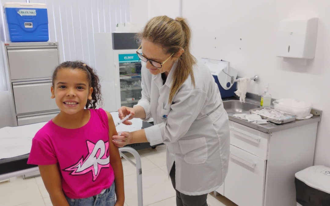 Lages amplia acesso à vacinação com ação itinerante no bairro da Várzea