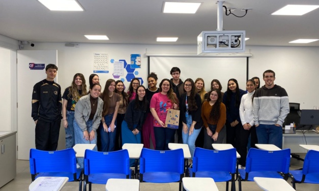 Núcleo de Marketing e Vendas da ACIL realiza palestras sobre marketing pessoal para jovens aprendizes do CIEE